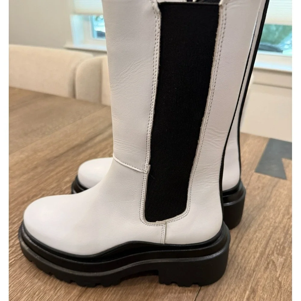 NWOB Bloomingdale's Aqua Jessy White Leather Pull On Chelsea Boots Booties 6.5 M
